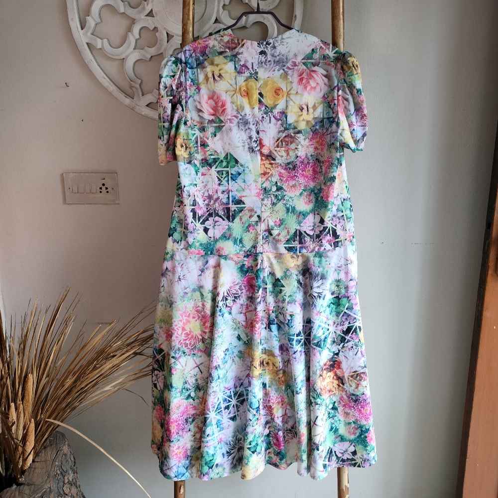 Retro Floral Skater Dress - Picture 12 of 16